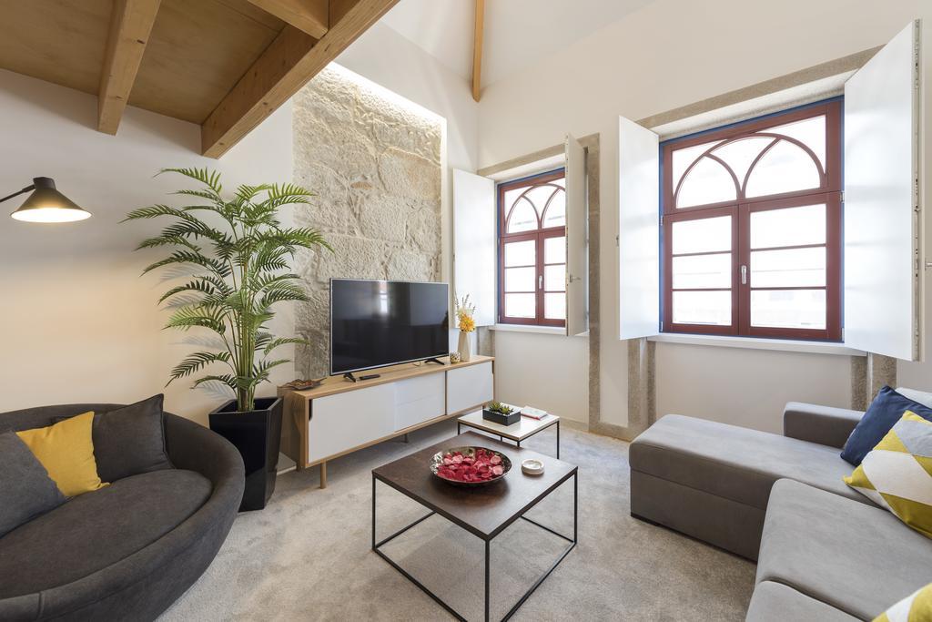 Lovelystay-Modern Loft City Center ポルト エクステリア 写真