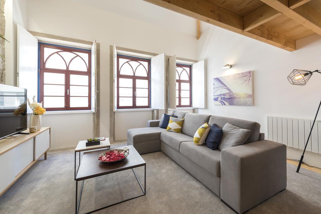 Lovelystay-Modern Loft City Center ポルト エクステリア 写真